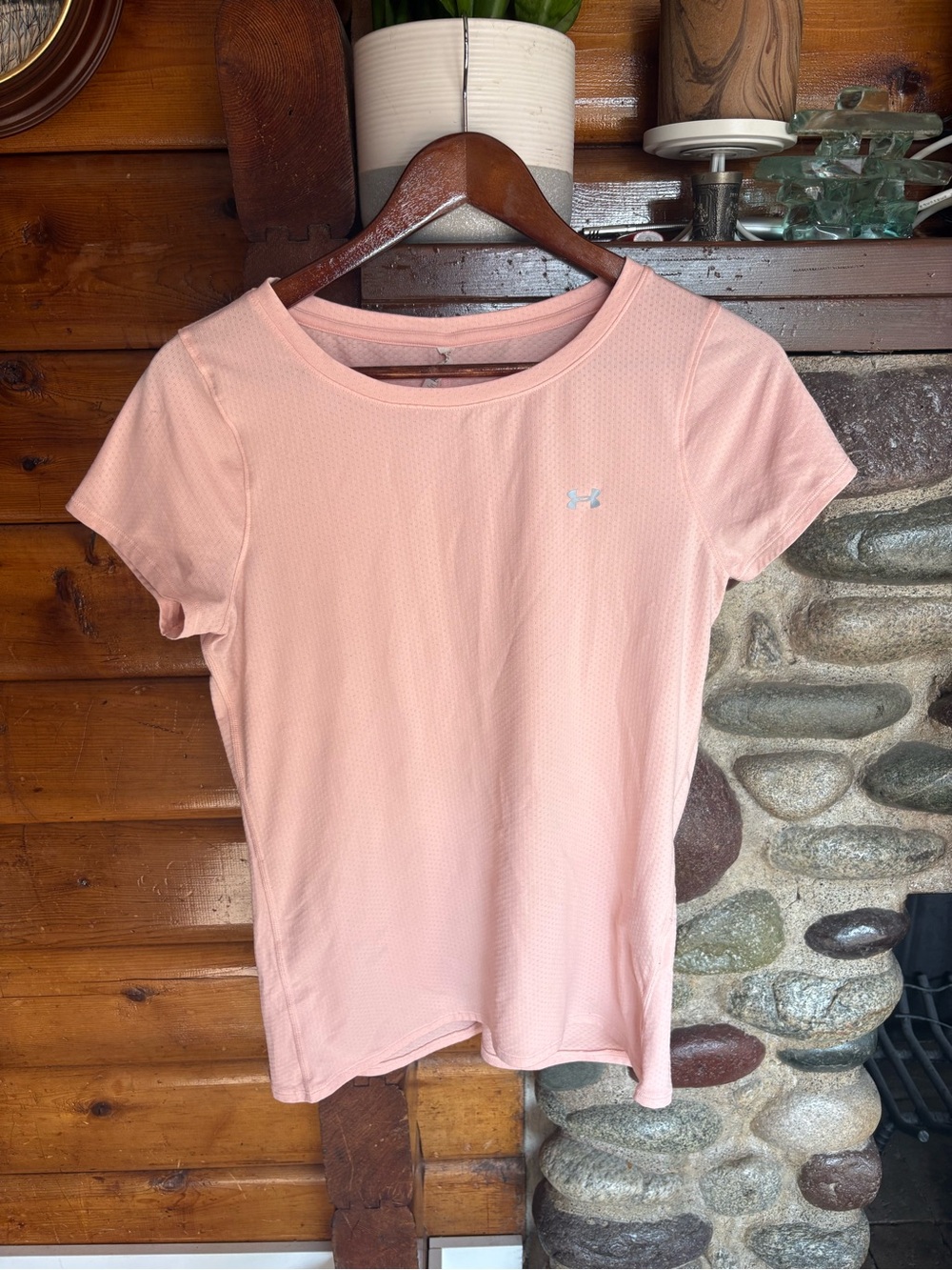 Under Armour HeatGear Pink Fitted Athletic T-Shirt Women’s Medium